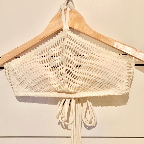 Robin Piccone Halter Bikini Top - Picture 3 of 6